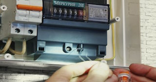 Скрытая проводка в деревянном доме в Кольчугино от 1569 рублей - профессиональный монтаж